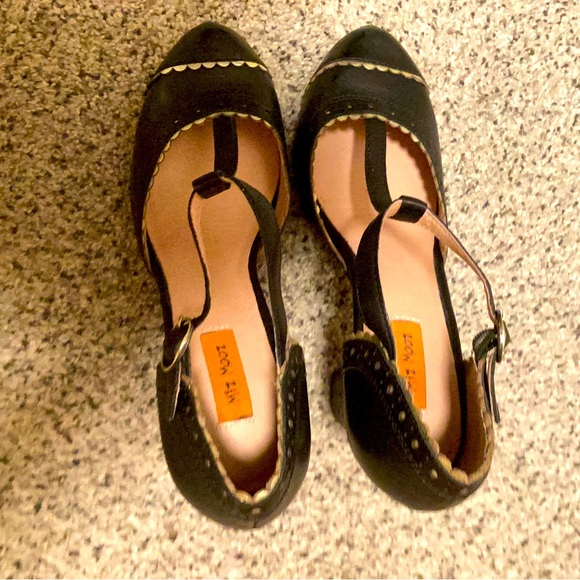 Miz Mooz, black Mary Jane heels with gold detailing, size 8.5 - Picture 3 of 4